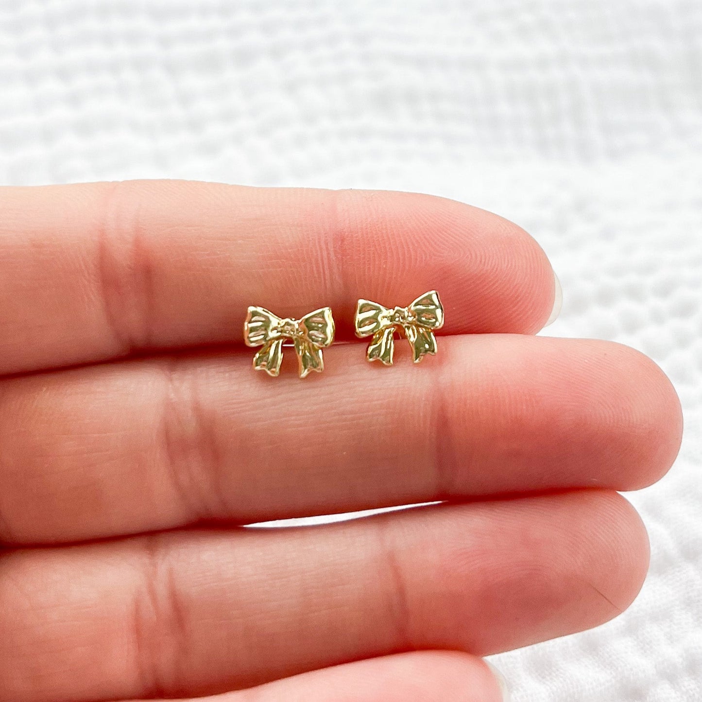 San Diego Mini Bow Stud Earrings (Gold)