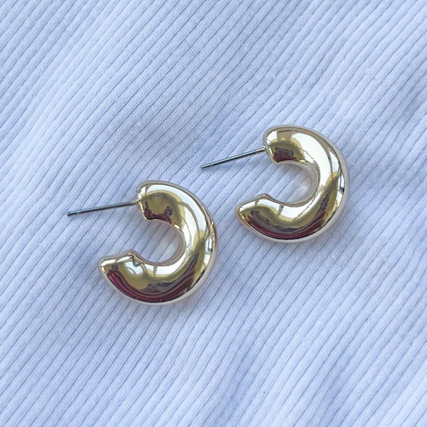 Scotland Small Chunky Gold Hoop Earrings