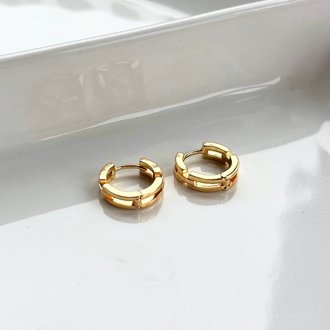 Timeless Gold Elegance Hoop Earrings