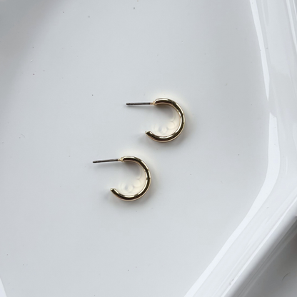 Summer Essential Gold Hoop Earrings