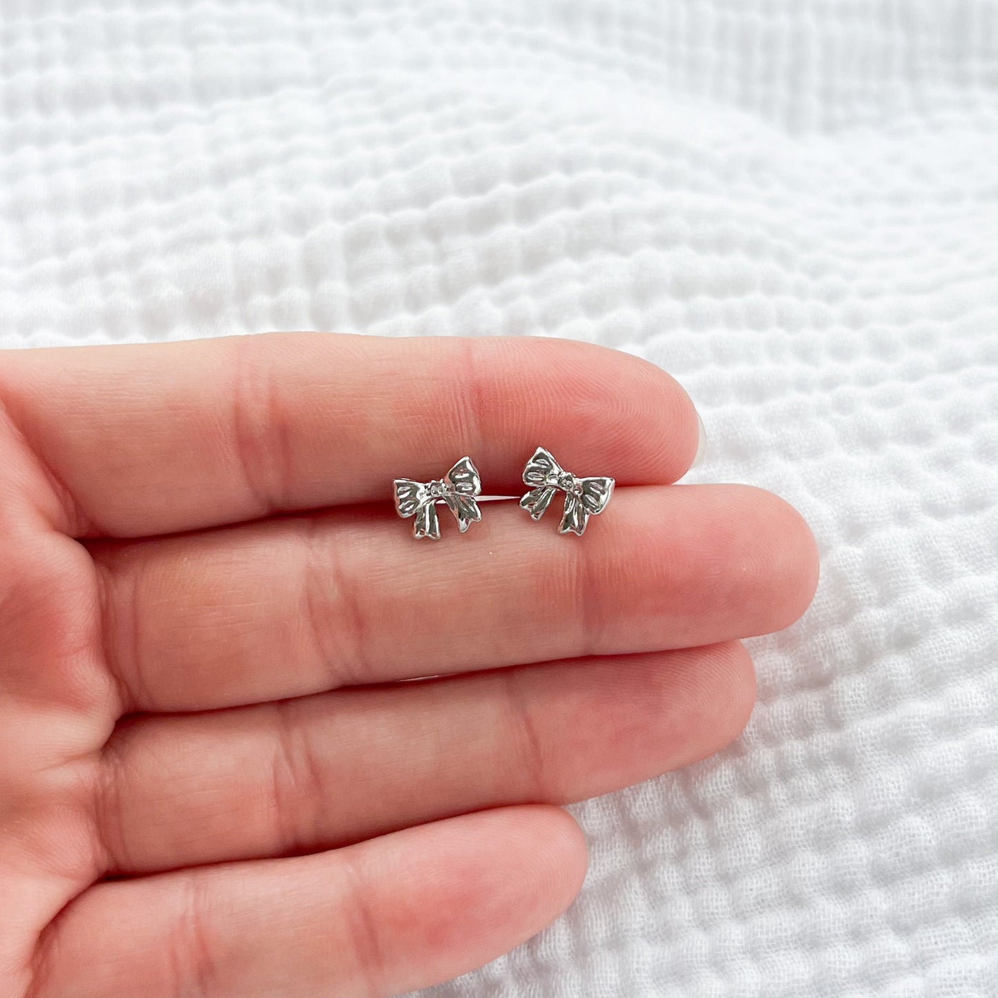 San Diego Mini Bow Stud Earrings (Silver)