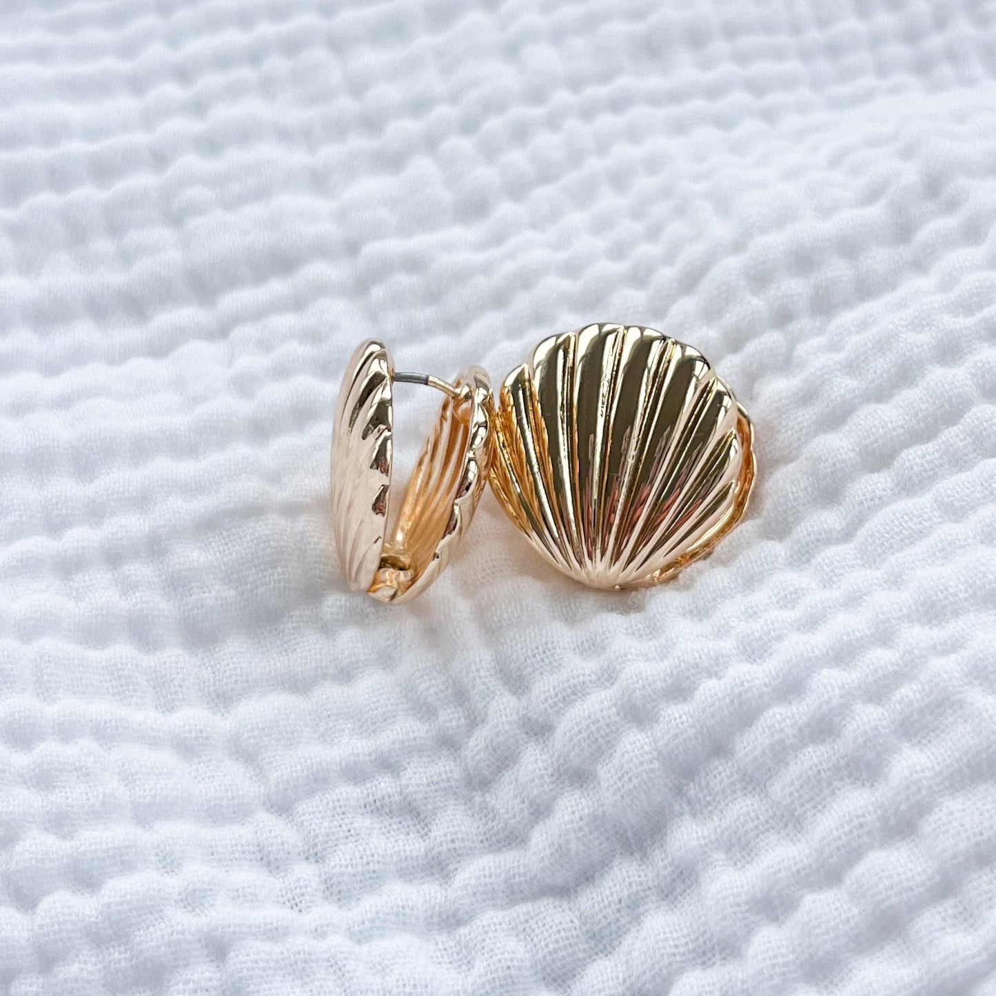 Charleston Golden Shell Clamp Stud Earrings