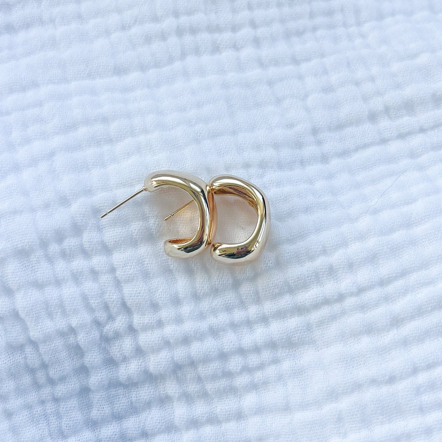 Maui Minimalist Chunky Gold Hoops