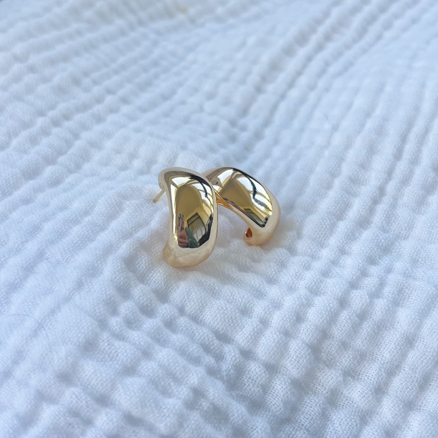 Maui Minimalist Chunky Gold Hoops