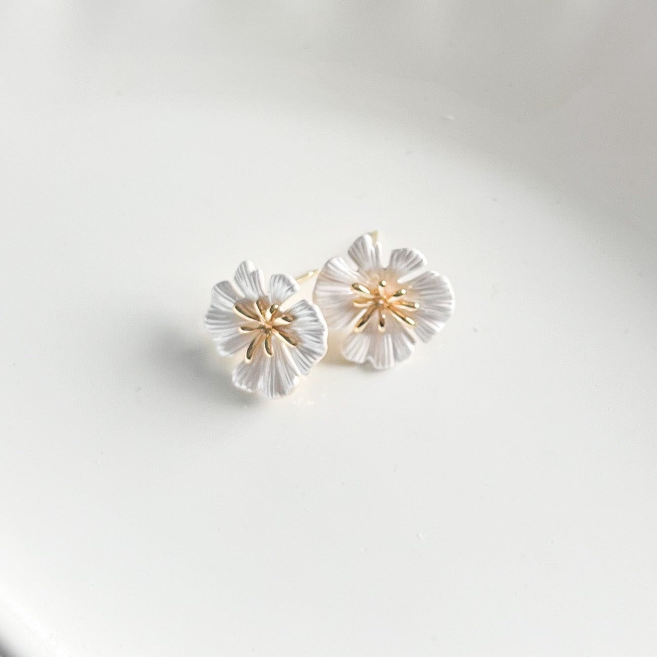 Sunkissed White Flower Stud Earrings